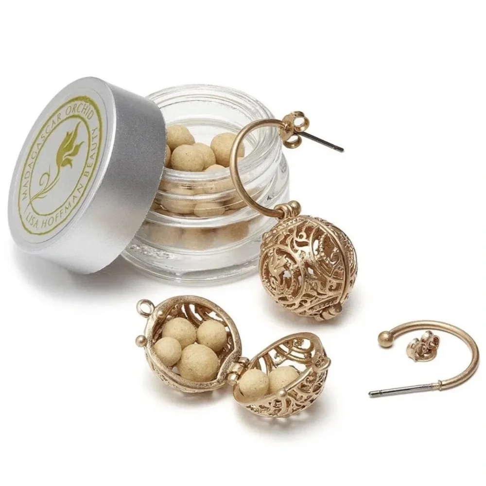 LISA HOFFMAN FINE FRAGRANCE JEWELRY EARRING, BRACELET, 2 BOTTLES TUSCAN FIG - Picture 2 of 9